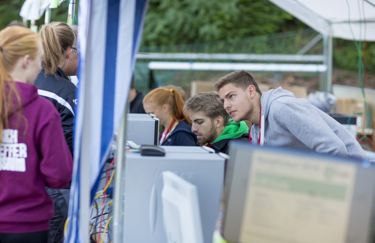 Bild vom 9. Benefizlauf im Jahr 2016. Dies ist das 165. Bild.